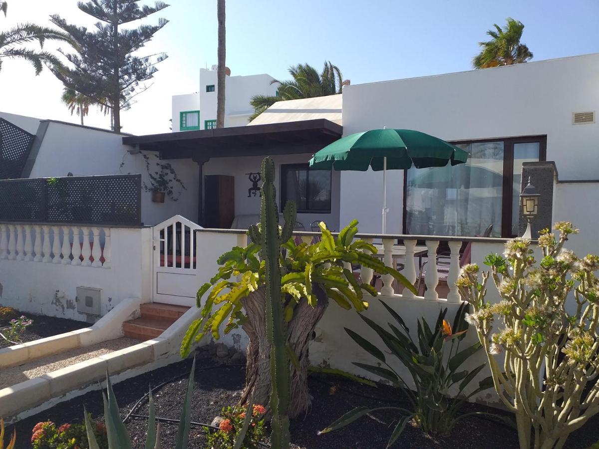 Bungalow Playa Bastian - Piscina Climatizada - Wifi - Playa 1 Min. Apartment Costa Teguise Exterior photo