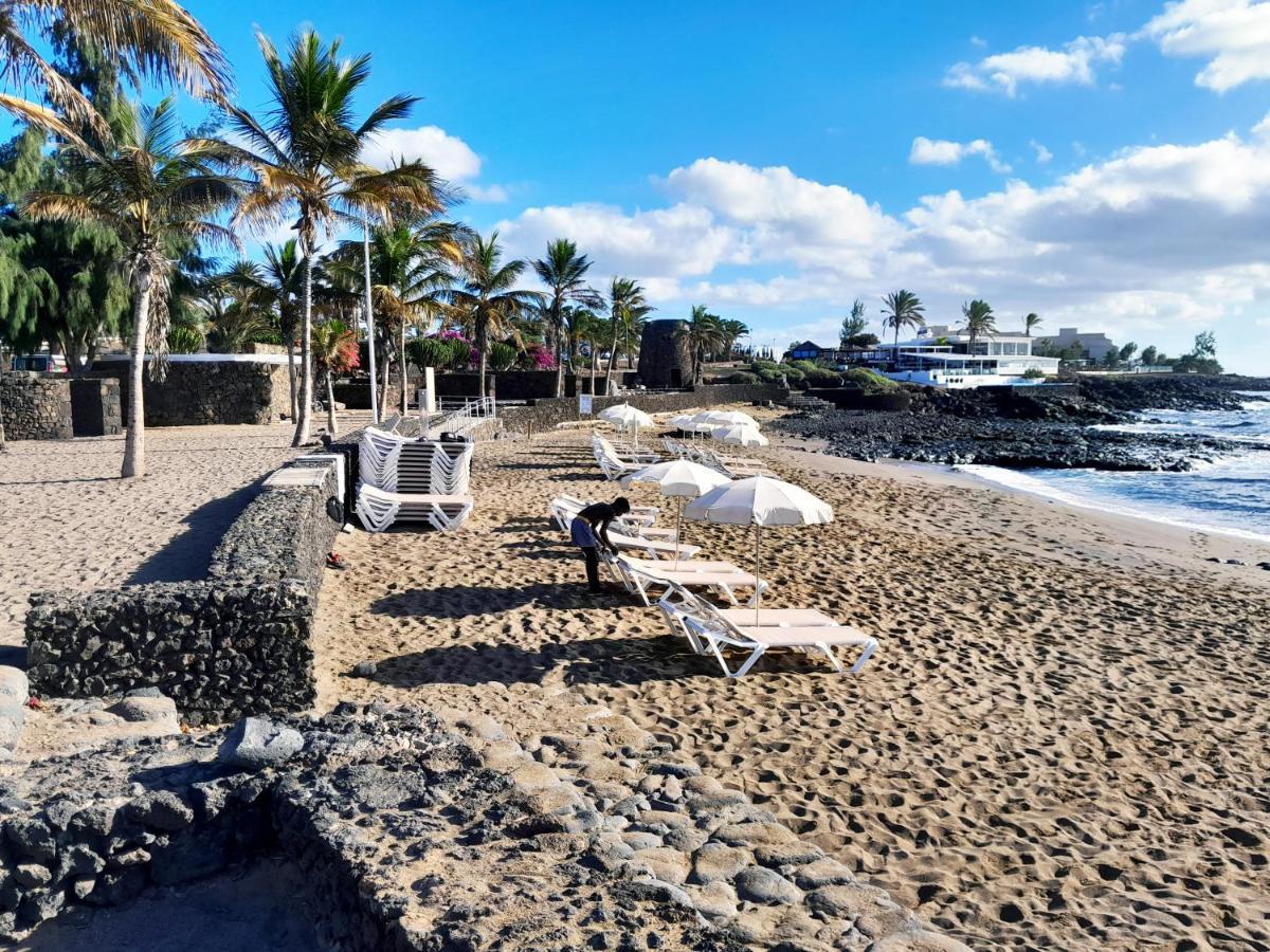 Bungalow Playa Bastian - Piscina Climatizada - Wifi - Playa 1 Min. Apartment Costa Teguise Exterior photo