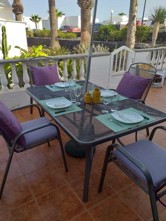 Bungalow Playa Bastian - Piscina Climatizada - Wifi - Playa 1 Min. Apartment Costa Teguise Exterior photo